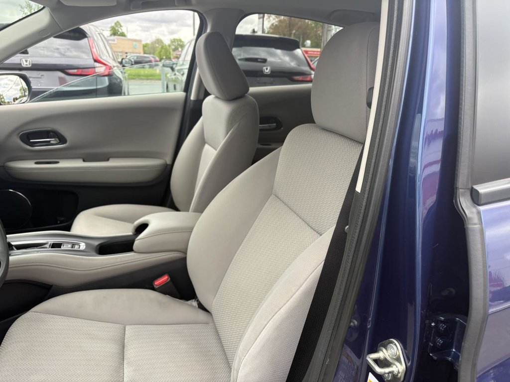 2017 Honda HR-V EX AWD I HEATED SEATS I MAGS I CAMERA I BLUETOOTH I SUNROOF in Montréal, Quebec - 7 - w1024h768px