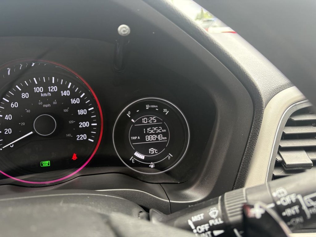 2017 Honda HR-V EX AWD I HEATED SEATS I MAGS I CAMERA I BLUETOOTH I SUNROOF in Montréal, Quebec - 10 - w1024h768px