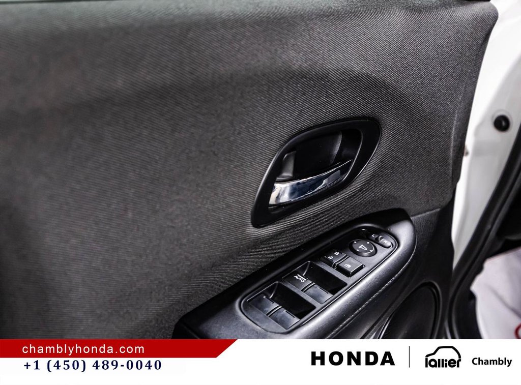 2019 Honda HR-V LX  LALLIER 10 YEARS/200,000 KM WARRANTY I CARPLAY I HEATED SEATS I ACTIVE SECURITY in Montréal, Quebec - 11 - w1024h768px