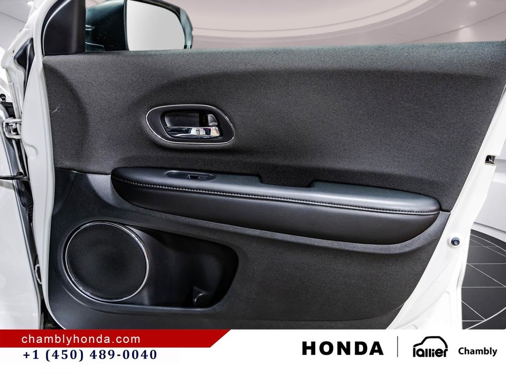 Honda HR-V Sport AWD 15,000 KM!! I MAGS I SUNROOF I HEATED SEATS I CAMERA I ACTIVE SECURITY 2019 à Montréal, Québec - 17 - w1024h768px