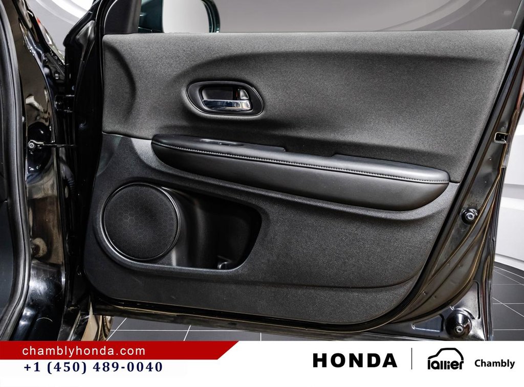 2020 Honda HR-V LX AWD  MAGS I HEATED SEATS I CAMERA I BLUETOOTH I ACTIVE SECURITY in Montréal, Quebec - 16 - w1024h768px