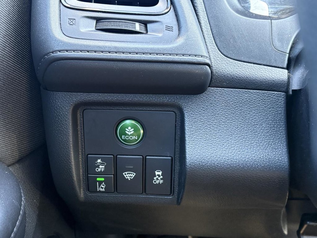 2022 Honda HR-V LX  MAGS I CARPLAY I HEATED SEATS I CAMERA I ACTIVE SECURITY in Montréal, Quebec - 10 - w1024h768px