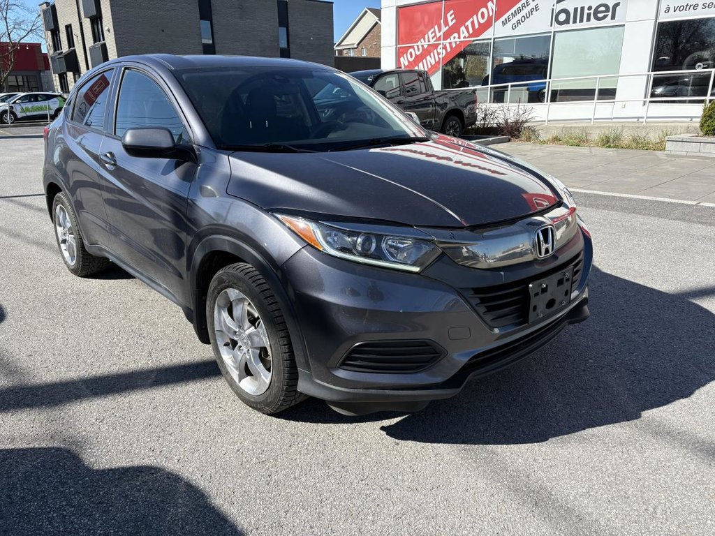2022 Honda HR-V LX  MAGS I CARPLAY I HEATED SEATS I CAMERA I ACTIVE SECURITY in Montréal, Quebec - 2 - w1024h768px