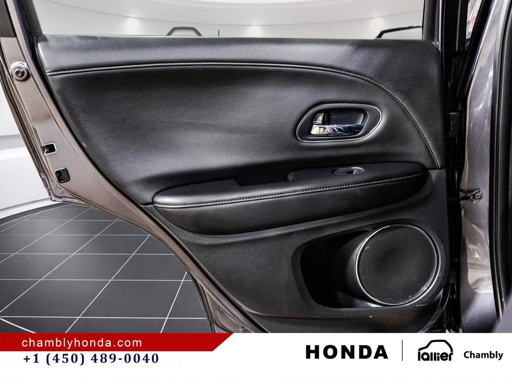 2022 Honda HR-V Touring AWD LEATHER I MAG I CARPLAY I HEATED SEATS I SUNROOF I GPS I ACTIVE SECURITY in Montréal, Quebec - 13 - w1024h768px