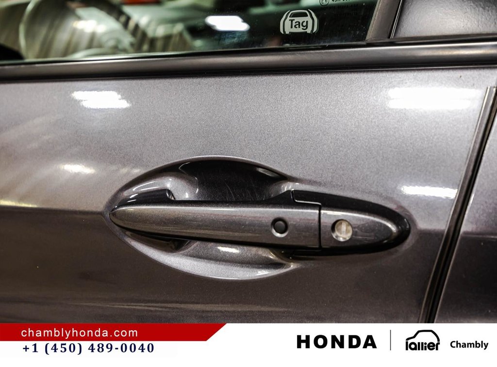 2022 Honda HR-V Touring AWD LEATHER I MAG I CARPLAY I HEATED SEATS I SUNROOF I GPS I ACTIVE SECURITY in Montréal, Quebec - 11 - w1024h768px
