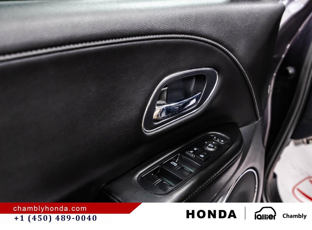 2022 Honda HR-V Touring AWD LEATHER I MAG I CARPLAY I HEATED SEATS I SUNROOF I GPS I ACTIVE SECURITY in Montréal, Quebec - 12 - w1024h768px