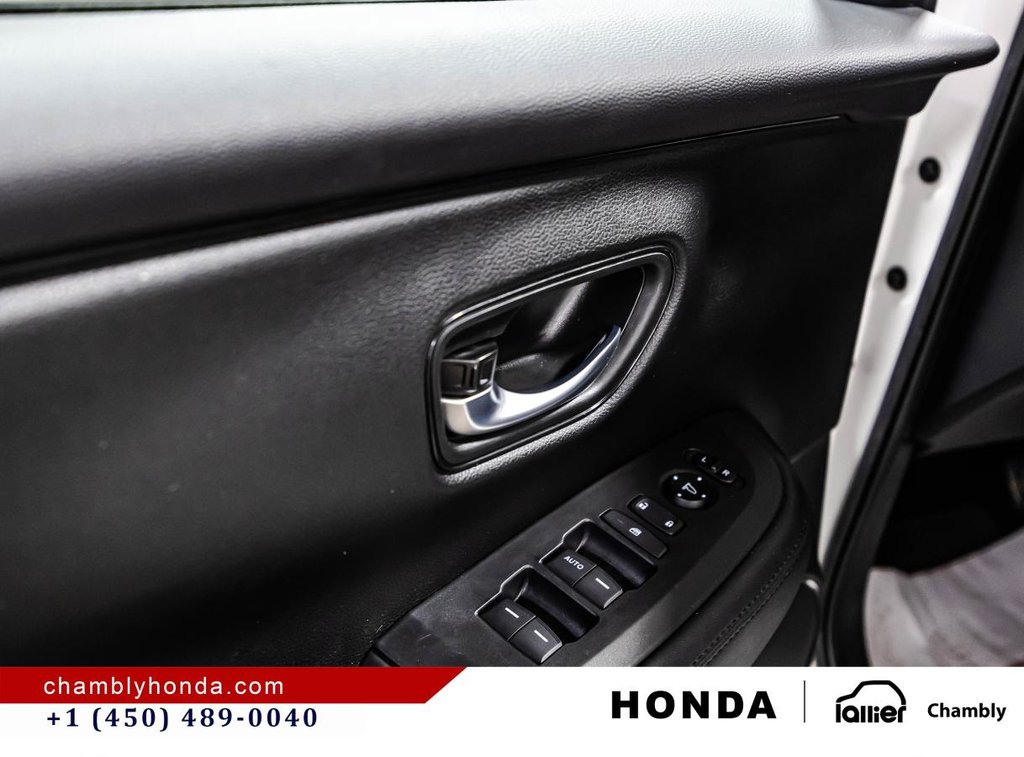 2023 Honda HR-V LX 2WD CVT in Montréal, Quebec - 11 - w1024h768px
