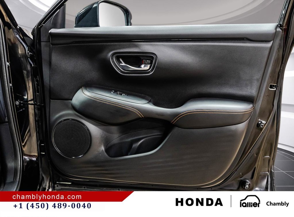 2023 Honda HR-V Sport AWD SUNROOF I MAGS I STARTER I HEATED SEATS & STEERING WHEEL I ACTIVE SECURITY in Montréal, Quebec - 16 - w1024h768px