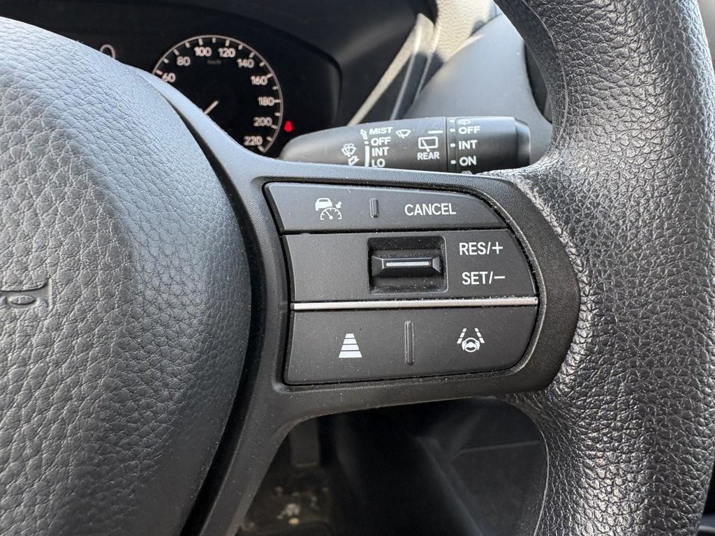 Honda HR-V LX AWD 22,000 KM!!! I MAGS I CARPLAY I HEATED SEATS I STARTER I ACTIVE SECURITY 2023 à Montréal, Québec - 8 - w1024h768px