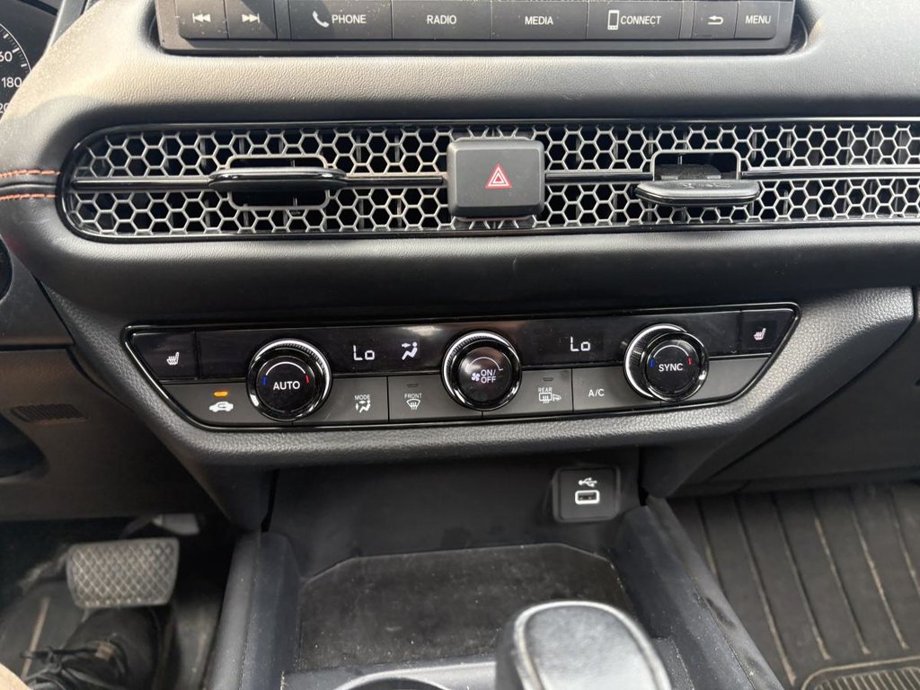2023 Honda HR-V Sport AWD SUNROOF I MAGS I CARPLAY I HEATED SEATS AND STEERING WHEEL I ACTIVE SECURITY in Montréal, Quebec - 9 - w1024h768px