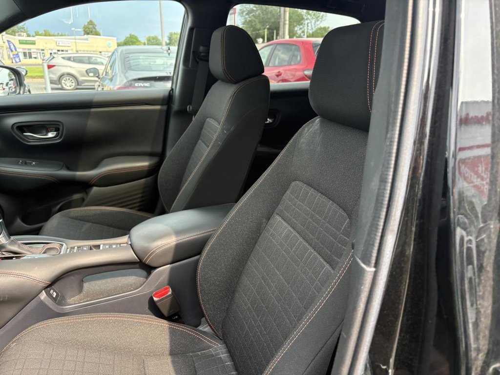 2023 Honda HR-V Sport AWD SUNROOF I MAGS I CARPLAY I HEATED SEATS AND STEERING WHEEL I ACTIVE SECURITY in Montréal, Quebec - 7 - w1024h768px