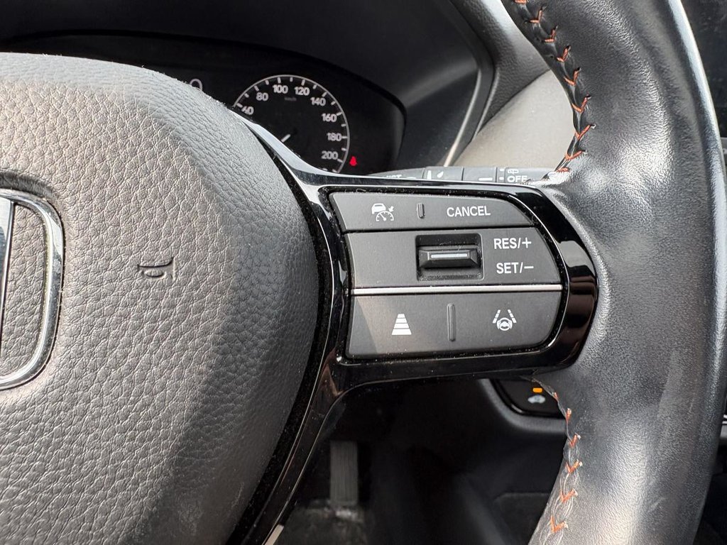 2023 Honda HR-V Sport AWD SUNROOF I MAGS I CARPLAY I HEATED SEATS AND STEERING WHEEL I ACTIVE SECURITY in Montréal, Quebec - 11 - w1024h768px