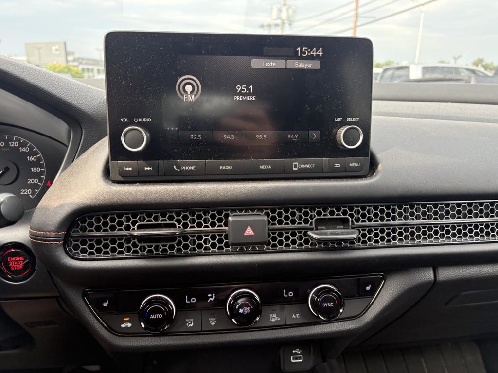 2023 Honda HR-V Sport AWD SUNROOF I MAGS I CARPLAY I HEATED SEATS AND STEERING WHEEL I ACTIVE SECURITY in Montréal, Quebec - 8 - w1024h768px
