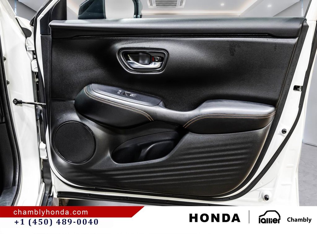 Honda HR-V Sport AWD HPD KIT I SUNROOF I MAGS I HEATED SEATS AND STEERING WHEEL I STARTER I CARPLAY 2023 à Montréal, Québec - 16 - w1024h768px