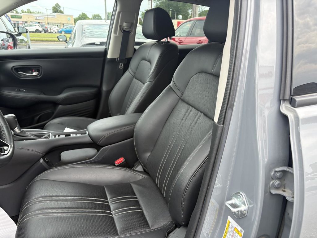 2024 Honda HR-V EX-L Navi AWD  LEATHER I HEATED SEATS & STEERING WHEEL I STARTER I CARPLAY I ACTIVE SECURITY in Montréal, Quebec - 7 - w1024h768px