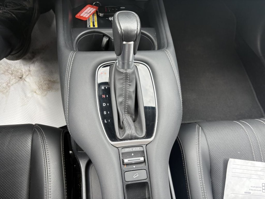 2024 Honda HR-V EX-L Navi AWD  LEATHER I HEATED SEATS & STEERING WHEEL I STARTER I CARPLAY I ACTIVE SECURITY in Montréal, Quebec - 14 - w1024h768px