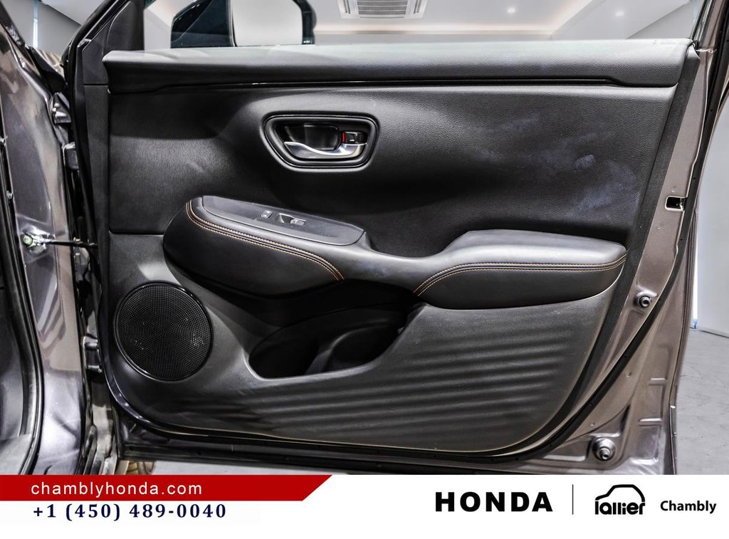 Honda HR-V Sport-B AWD  SUNROOG I MAGS I HEATED SEATS AND STEERING WHEEL I STARTER I CAMERA I  ACTIVE SECURITY 2024 à Montréal, Québec - 16 - w1024h768px