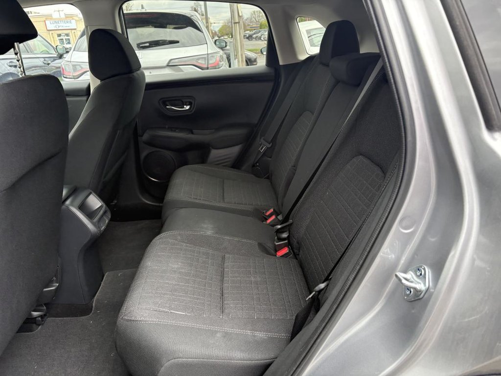 2025 Honda HR-V LX 2WD CVT IT'S A 2026!! 4200 KM!! FOR THE PRICE OF A 2025 in Montréal, Quebec - 6 - w1024h768px