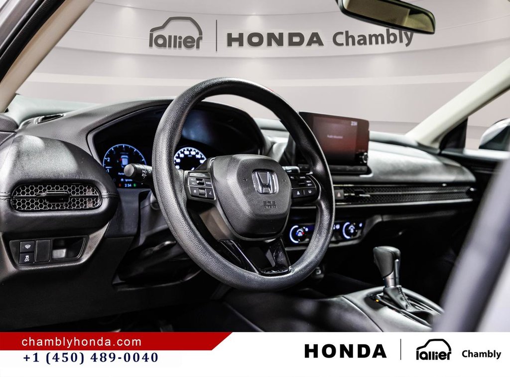 2025 Honda HR-V LX  14,000 KM I MINT I CARPLAY I HEATED SEATS I MAGS I STARTER I ACTIVE SECURITY in Montréal, Quebec - 19 - w1024h768px