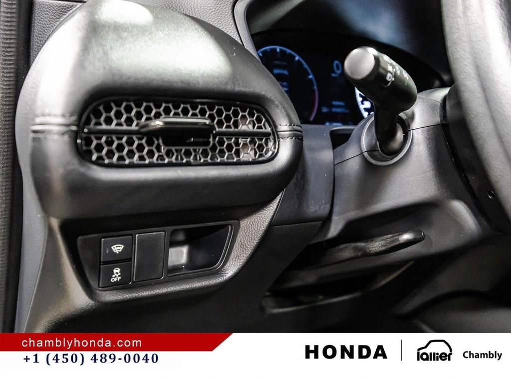 2025 Honda HR-V LX  14,000 KM I MINT I CARPLAY I HEATED SEATS I MAGS I STARTER I ACTIVE SECURITY in Montréal, Quebec - 20 - w1024h768px