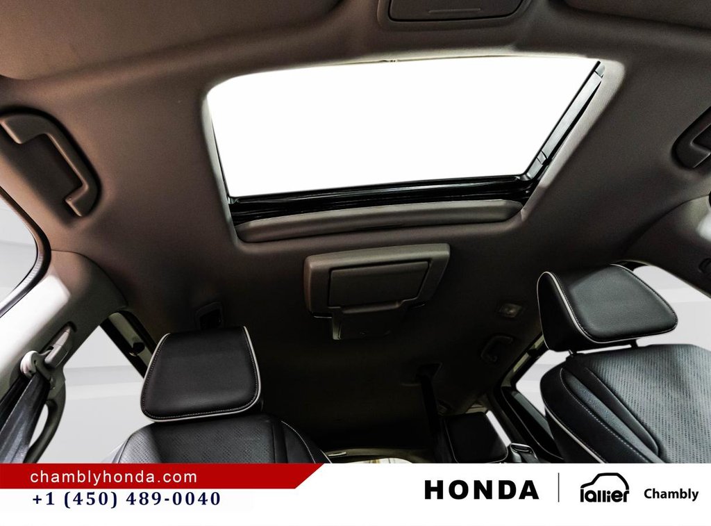 2023 Honda Odyssey Touring 34,000 KM I 8 SEATERS I HEATED LEATHER SEATS I DVD I MAGS I ACTIVE SECURITY in Montréal, Quebec - 19 - w1024h768px