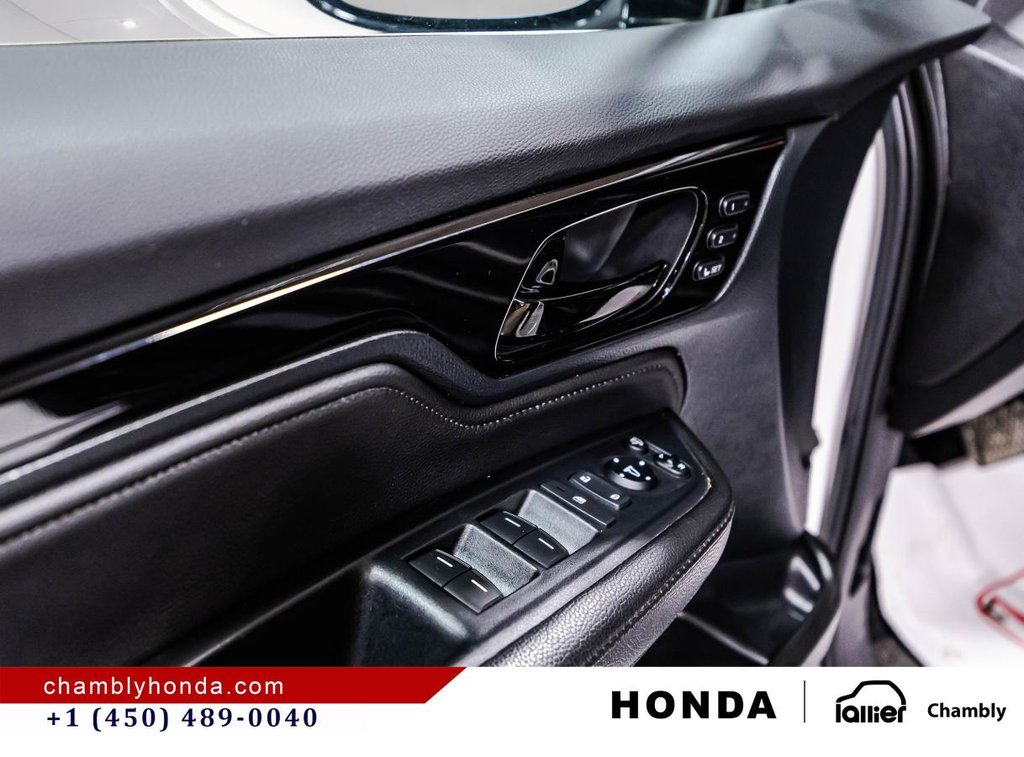 2023 Honda Odyssey Touring 34,000 KM I 8 SEATERS I HEATED LEATHER SEATS I DVD I MAGS I ACTIVE SECURITY in Montréal, Quebec - 12 - w1024h768px