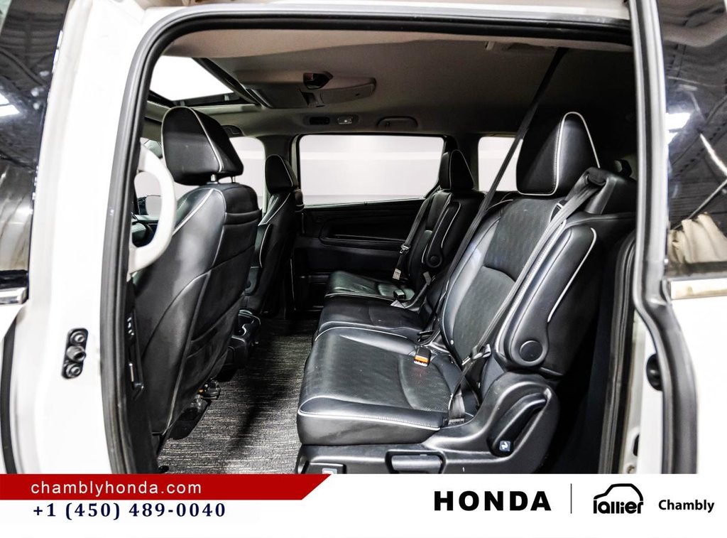 2023 Honda Odyssey Touring 34,000 KM I 8 SEATERS I HEATED LEATHER SEATS I DVD I MAGS I ACTIVE SECURITY in Montréal, Quebec - 13 - w1024h768px