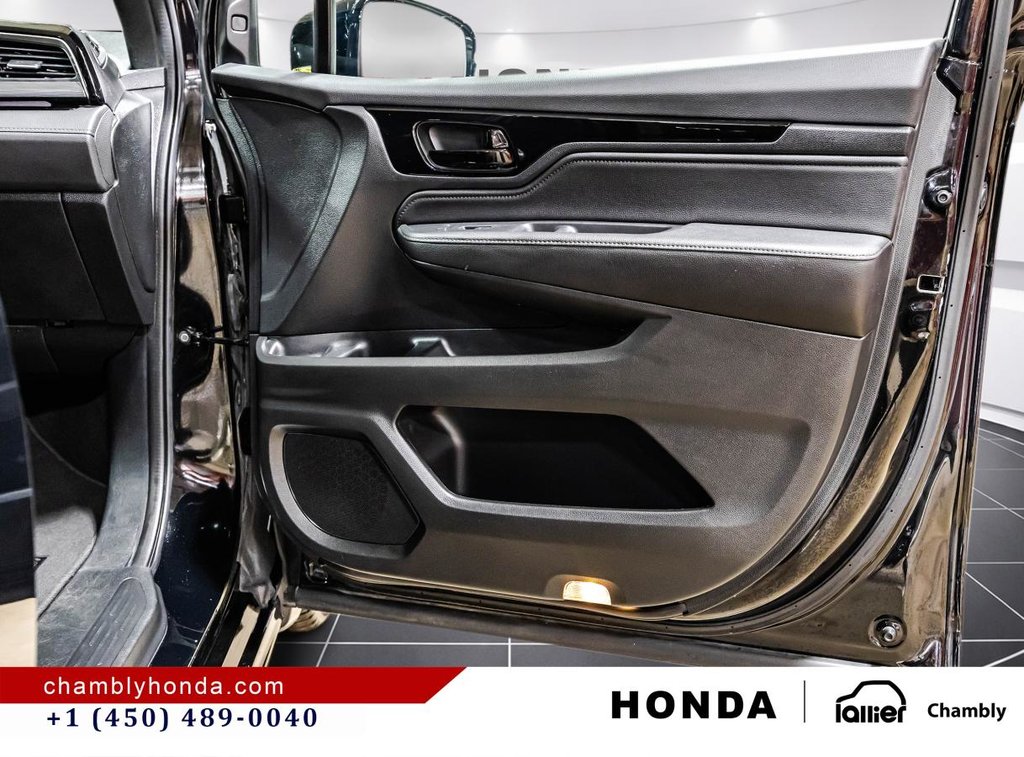 2024 Honda Odyssey Black Edition Auto LEATHER I MAGS I SUNROOF I HEATED SEATS & STEERING WHEEL I ACTIVE SECURITY in Montréal, Quebec - 19 - w1024h768px