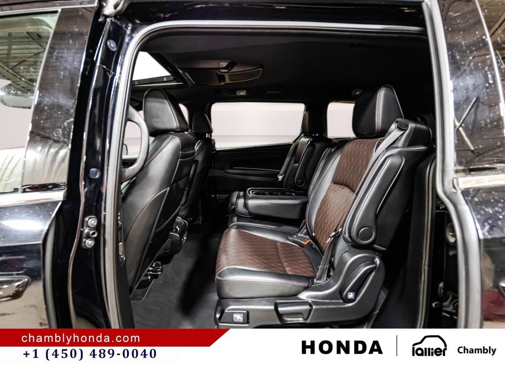 2024 Honda Odyssey Black Edition Auto LEATHER I MAGS I SUNROOF I HEATED SEATS & STEERING WHEEL I ACTIVE SECURITY in Montréal, Quebec - 13 - w1024h768px