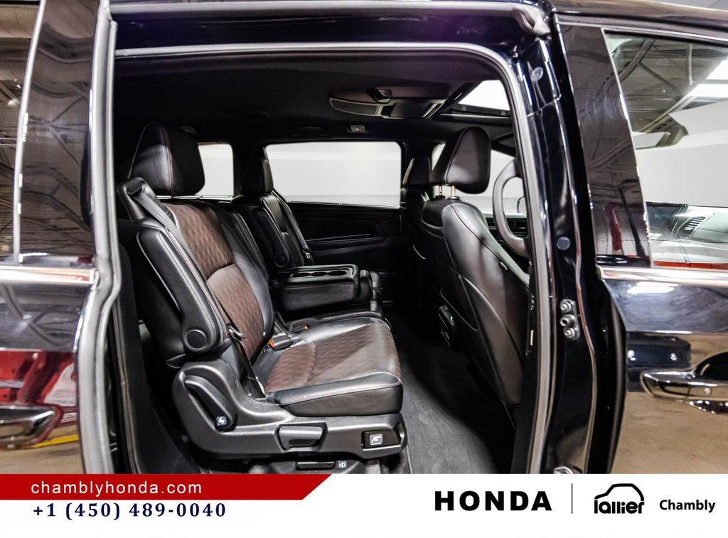 2024 Honda Odyssey Black Edition Auto LEATHER I MAGS I SUNROOF I HEATED SEATS & STEERING WHEEL I ACTIVE SECURITY in Montréal, Quebec - 18 - w1024h768px