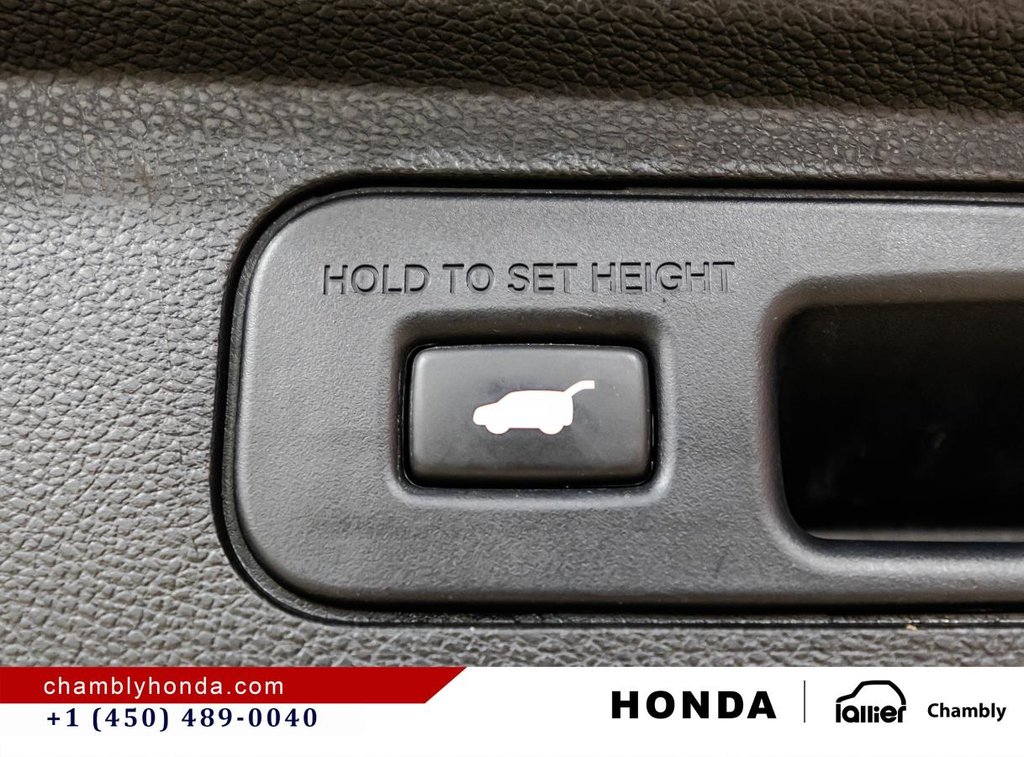 2024 Honda Odyssey Black Edition Auto LEATHER I MAGS I SUNROOF I HEATED SEATS & STEERING WHEEL I ACTIVE SECURITY in Montréal, Quebec - 16 - w1024h768px