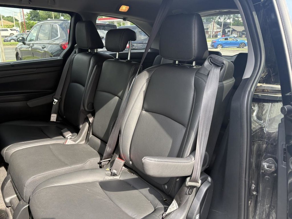 Honda Odyssey EX-L  LEATHERI CARPLAY I SUNROOF I  HEATED SEATS & STEERING WHEEL I CTIVE SECURITY I 7 SEATERS 2024 à Montréal, Québec - 8 - w1024h768px