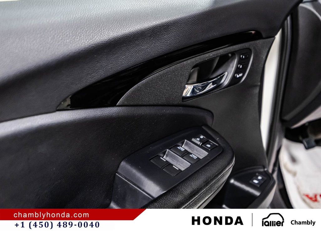 Honda Passport Touring AWD LEATHER I MAGS I SUNROOF I CARPLAY HEATED SEATS I STARTER I ACTIVE SECURITY 2019 à Montréal, Québec - 12 - w1024h768px