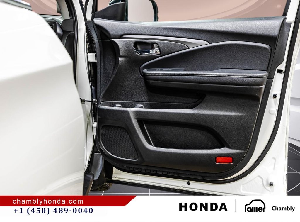 Honda Pilot EX-L Navi AWD LEATHER I SUNROOF I HEATED SEATS AND STEERING WHEEL I 8 SEATERS I CARPLAY I MAGS 2021 à Montréal, Québec - 18 - w1024h768px
