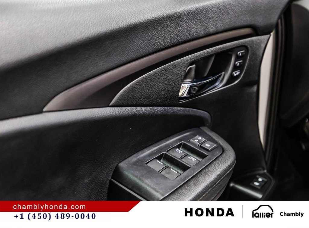 Honda Pilot EX-L Navi AWD LEATHER I SUNROOF I HEATED SEATS AND STEERING WHEEL I 8 SEATERS I CARPLAY I MAGS 2021 à Montréal, Québec - 12 - w1024h768px