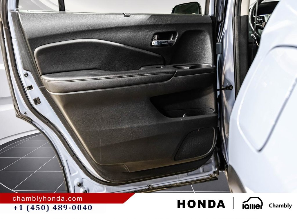 2022 Honda Pilot Touring 7-Passenger AWD I MAGS I LEATHER I STARTER I  HEATED SEATS & STEERING WHEEL I SUNROOF I in Montréal, Quebec - 13 - w1024h768px