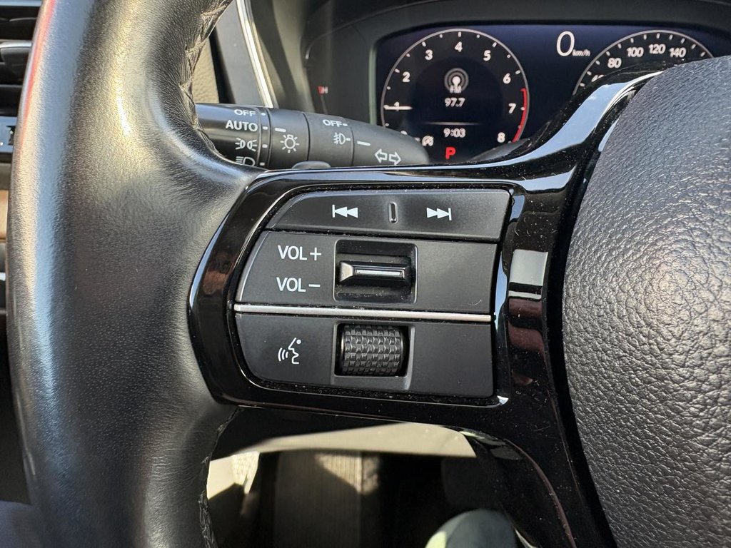 2023 Honda Pilot Touring AWD 8 SEATERS I LEATHER I HEATED AND COOLING SEATS I MAGS I PANORAMIC SUNROOF I CARPLAY in Montréal, Quebec - 16 - w1024h768px