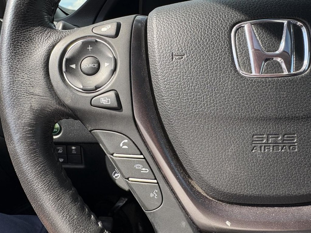 Honda Ridgeline Touring AWD 31,000 KM I LEATHER I MAGS I SUNROOF I HEATED & VENTILATED SEATS I CARPLAY I STARTER 2023 à Montréal, Québec - 9 - w1024h768px