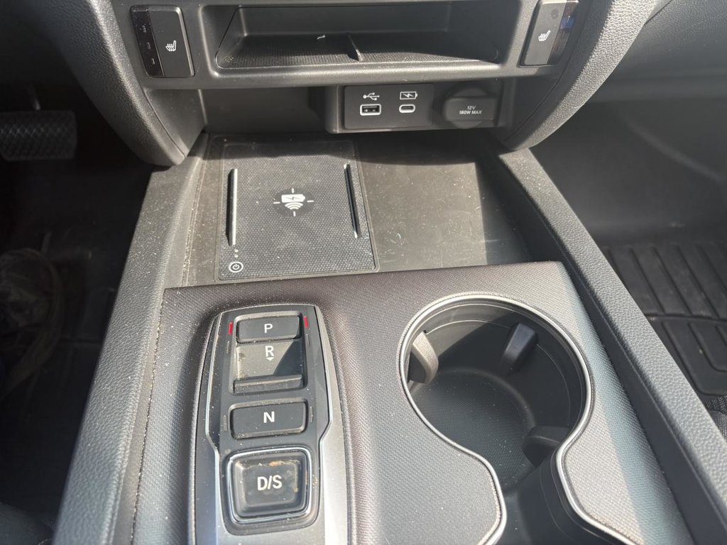 2025 Honda Ridgeline Sport AWD 12,000,KM I HEATED SEATS I STARTER I CARPLAY I SUNROOF I MAGS I SOFT TONNEAU COVER I in Montréal, Quebec - 15 - w1024h768px