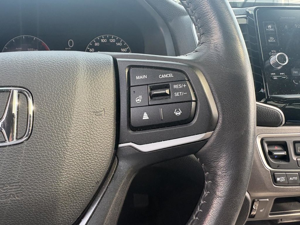 2025 Honda Ridgeline Sport AWD 12,000,KM I HEATED SEATS I STARTER I CARPLAY I SUNROOF I MAGS I SOFT TONNEAU COVER I in Montréal, Quebec - 10 - w1024h768px
