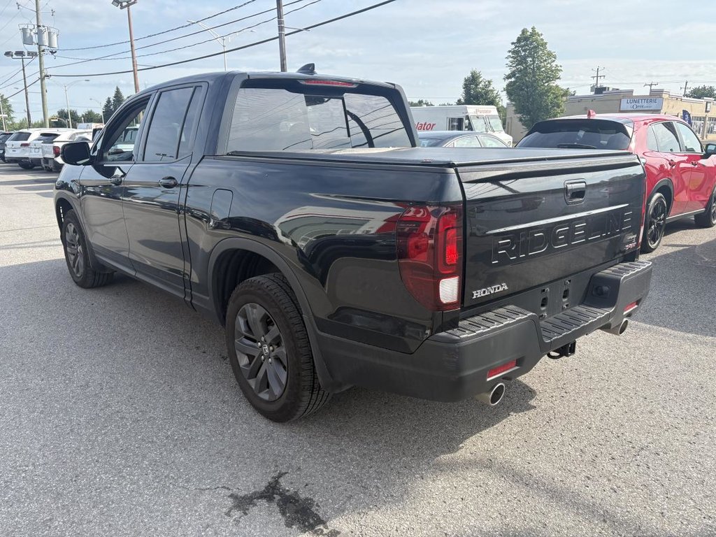 2025 Honda Ridgeline Sport AWD 12,000,KM I HEATED SEATS I STARTER I CARPLAY I SUNROOF I MAGS I SOFT TONNEAU COVER I in Montréal, Quebec - 4 - w1024h768px