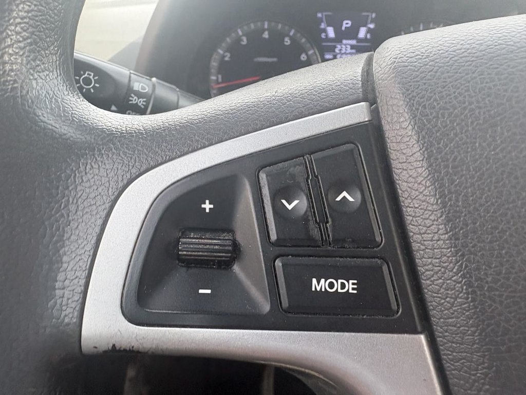 Hyundai Accent GL *Ltd Avail* 59,000 KM I CARPLAY I ANDROID AUTO I A/C I AUTOMATIC 2013 à Montréal, Québec - 10 - w1024h768px