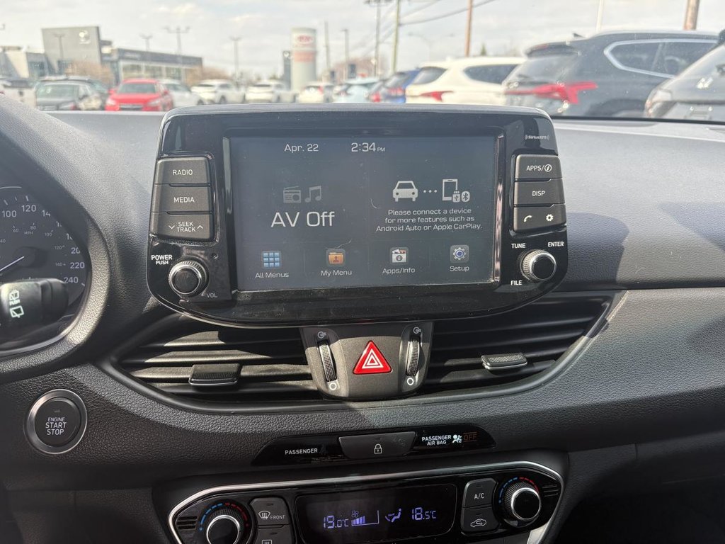 2018 Hyundai Elantra GT GLS 5 doors I CARPLAY I PANORAMIC SUNROOF I HEATED SEATS & STEERING WHEEL I ACTIVE SECURITY in Montréal, Quebec - 7 - w1024h768px