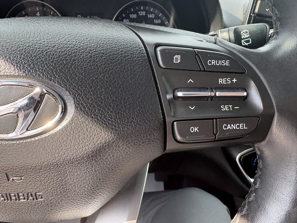 2018 Hyundai Elantra GT GLS 5 doors I CARPLAY I PANORAMIC SUNROOF I HEATED SEATS & STEERING WHEEL I ACTIVE SECURITY in Montréal, Quebec - 10 - w1024h768px