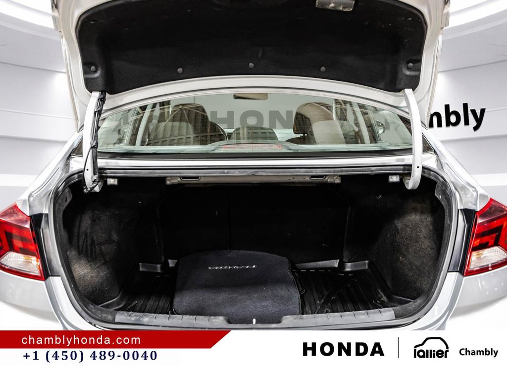 2020 Hyundai Elantra Preferred w/Sun & Safety Package in Montréal, Quebec - 16 - w1024h768px