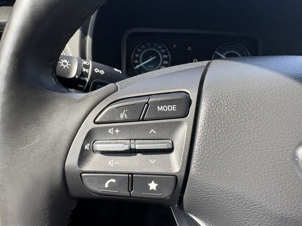 Hyundai Kona Electric Preferred FWD w/Two-Tone Roof CARPLAY I STARTER I MAGS I HEATED SEATS AND STEERING WHEEL 2022 à Montréal, Québec - 12 - w1024h768px