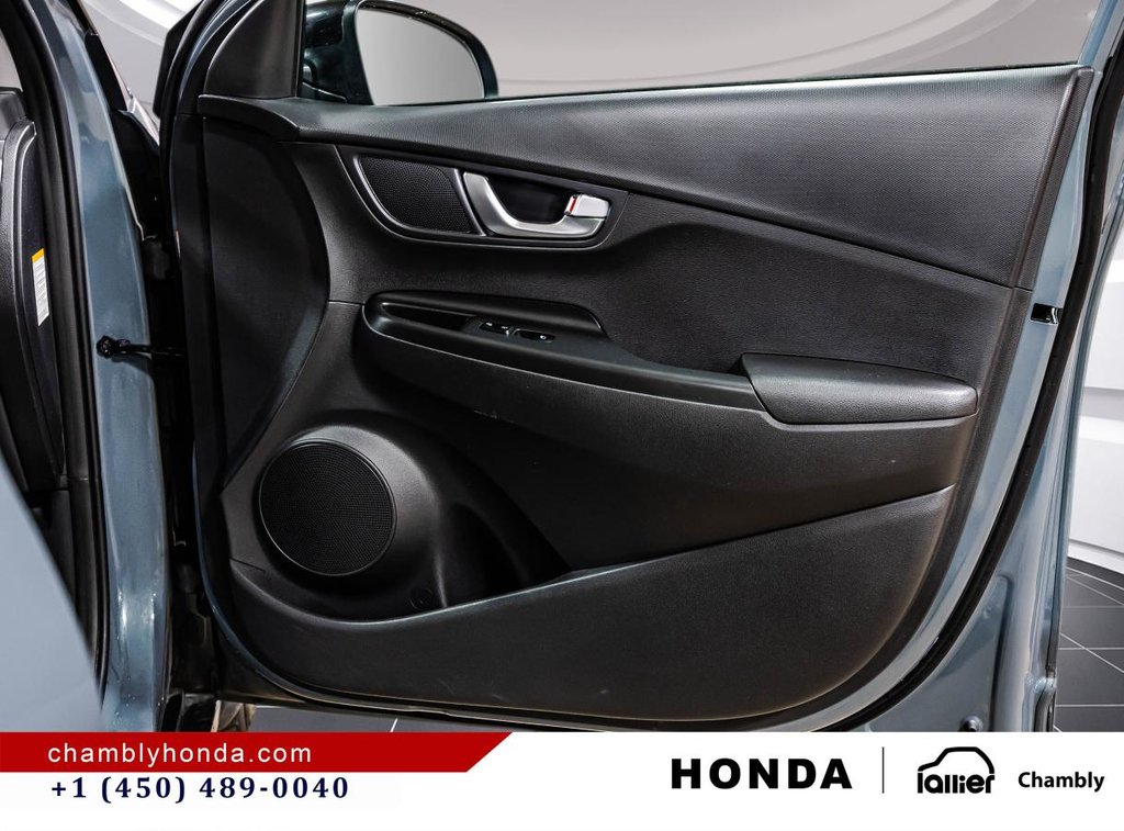 Hyundai Kona Electric Preferred FWD w/Two-Tone Roof MAGS I HEATED SEATS  & STEERING WHEEL I CARPLAY I STARTER I 2023 à Montréal, Québec - 17 - w1024h768px