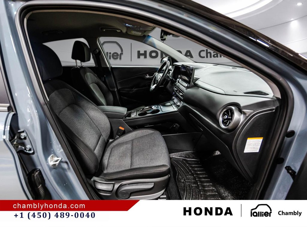 Hyundai Kona Electric Preferred FWD w/Two-Tone Roof MAGS I HEATED SEATS  & STEERING WHEEL I CARPLAY I STARTER I 2023 à Montréal, Québec - 18 - w1024h768px