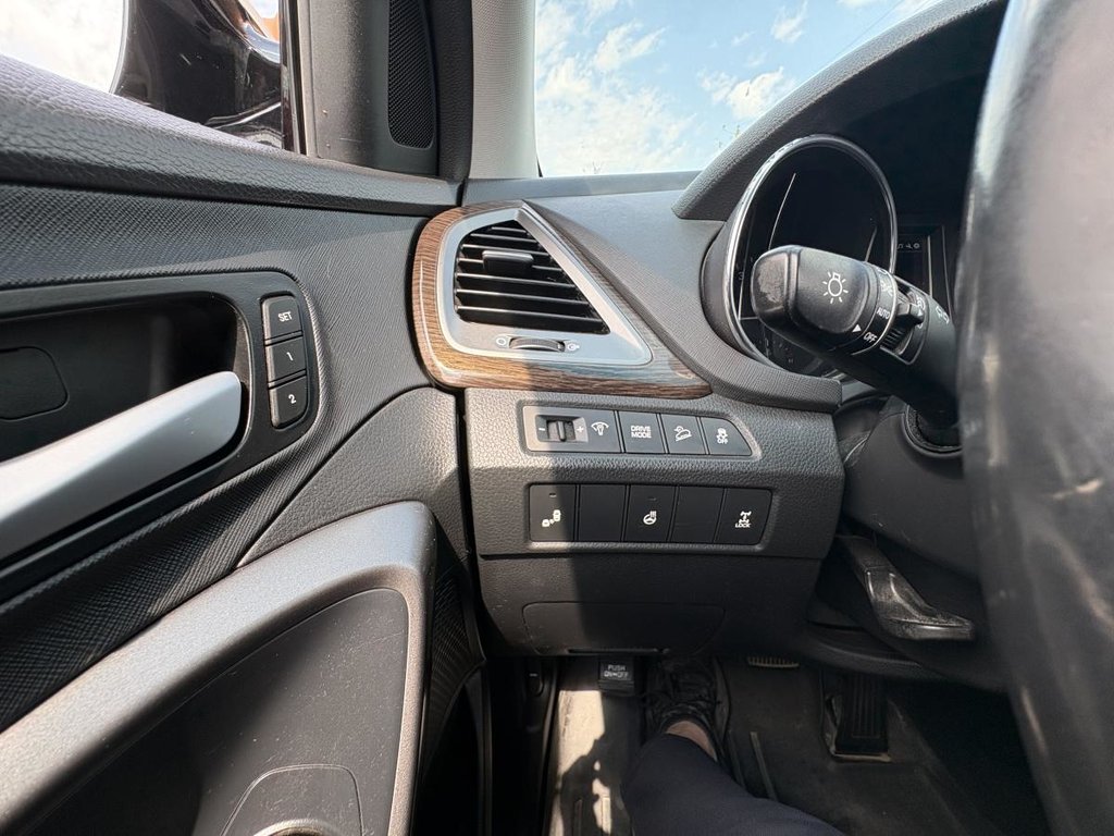 2017 Hyundai Santa Fe Sport AWD 4dr 2.0T Limited  LEATHER I HEATED AND VENTILATED SEATS I MAGS I CARPLAY SUNROOF in Montréal, Quebec - 14 - w1024h768px