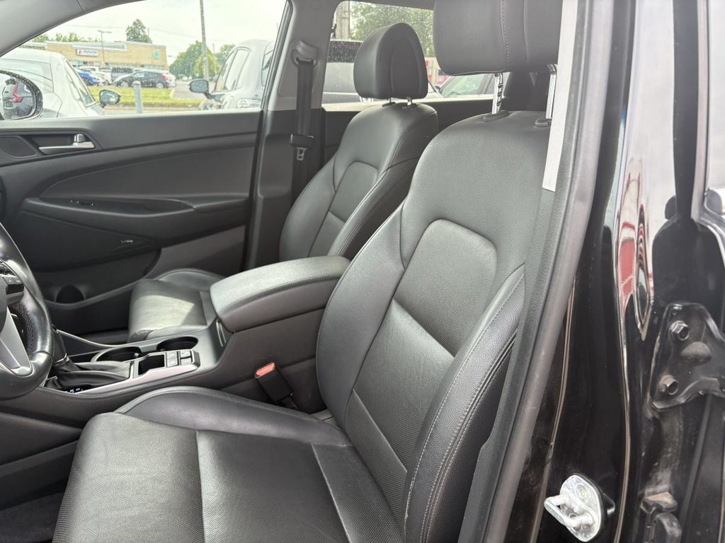 Hyundai Tucson Luxury  AWD I LEATHER I PANORAMIC SUNROOF I HEATED SEATS & STEERING WHEEL I ACTIVE SECURITY I MAGS 2017 à Montréal, Québec - 7 - w1024h768px
